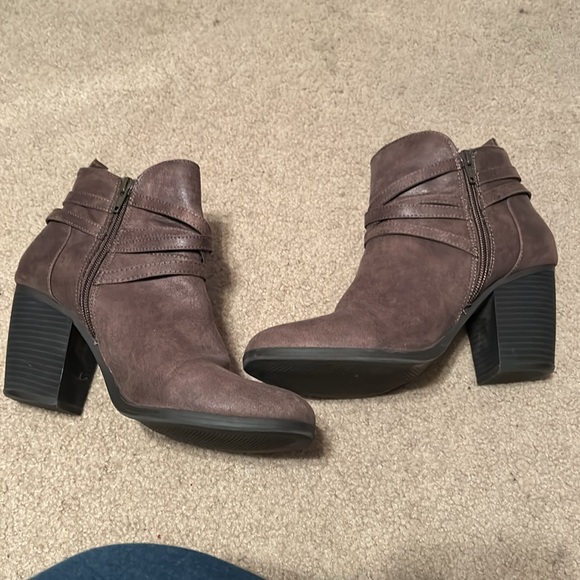 Brown Booties ๐ - Picture 6 of 8